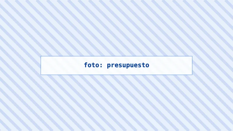 Presupuesto de taller junto a un filtro de partículas sobre el mostrador